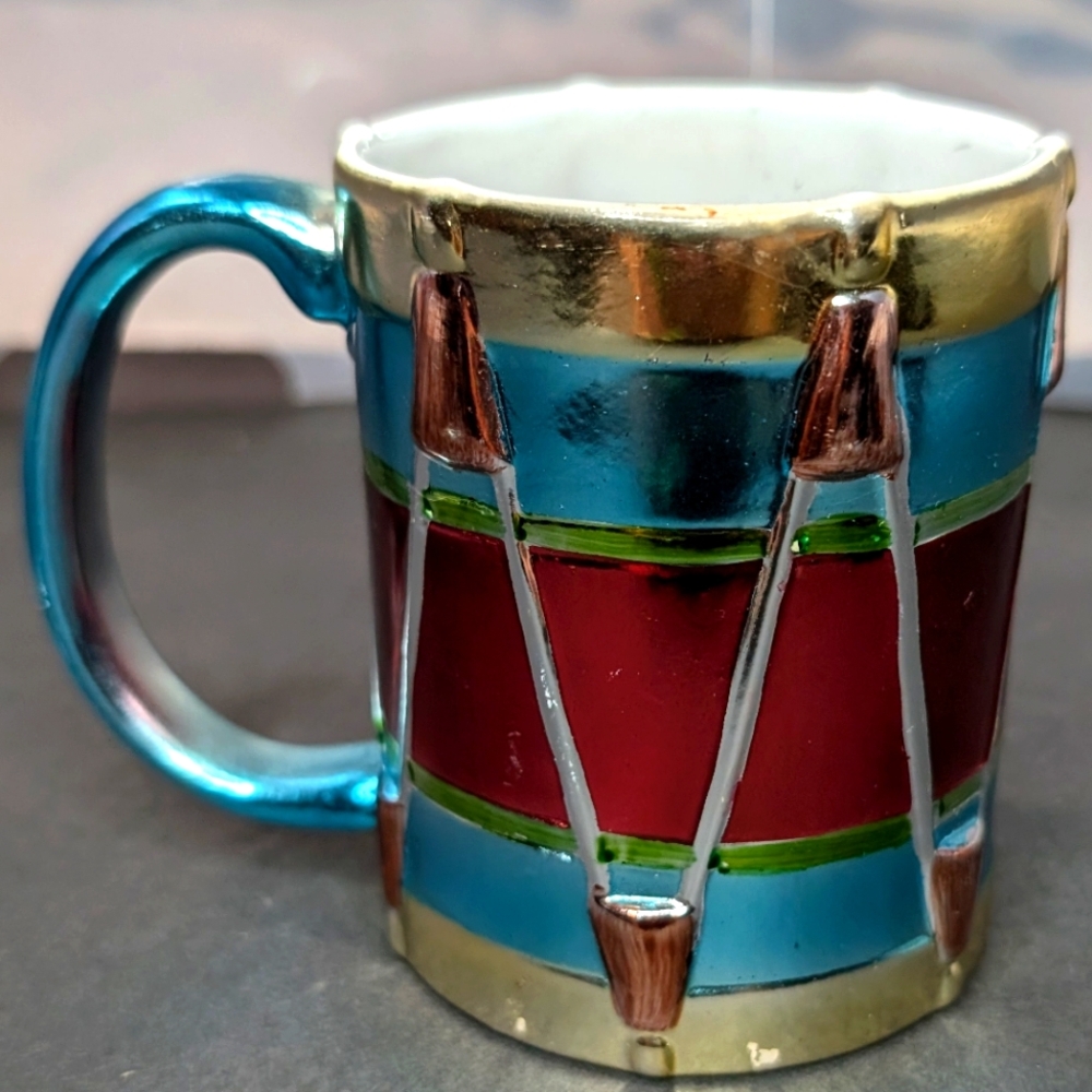 House of Lloyd vintage Christmas Around the World metallic drum 12oz coffee mug‎